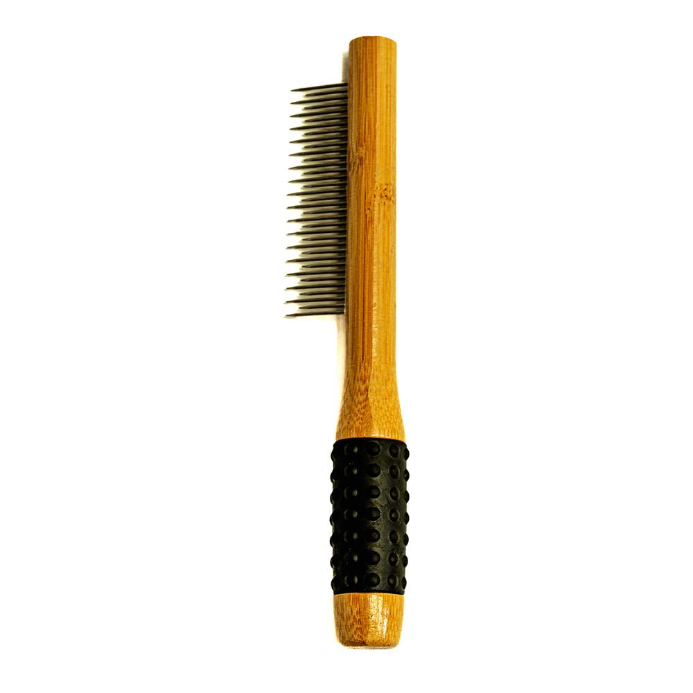 Bamboo brush for dogs and cats – Natural and effective detangling
